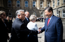 Párizs és Belgrád után Budapesten puhatolja a kínai elnök, kaphat-e segítséget az EU elleni vámháborúban