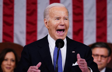 Joe Biden azzal viccelődött, hogy bár nem fiatal, 81 éves, de úgy tűnik, egy hatéves ellen indul 