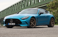 Ördög és pokol: teszten a villany nélküli biturbó V8-as, 100 milliós Mercedes-AMG GT
