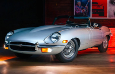 Eladó Steve McQueen Jaguar E-Type-ja, amit egy svájci séfnek adott