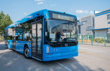 Miközben leáll a tömegközlekedés Budapesten készülnek a BKK kínai villanybuszai Csingtaoban