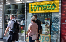 Elő a szelvényeket, itt vannak a lottószámok