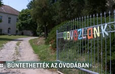 Felügyelet nélkül, félmeztelenül kizavarták a gyereket az óvoda folyosójára