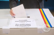 Rekordrészvétellel indult a román elnökválasztás, Simion pártja választási csalást emleget