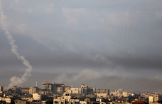 Amerikai tisztségviselők szerint izraeli rakéta csapódott Iránba, Irán szerint csak néhány drónt lőttek le