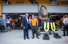 Donald Trump bokszlátogatása miatt magyarázkodik a McLaren