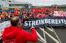 Sztrájkba léptek a Volkswagen dolgozói