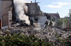 Ukrán hatóságok: Az orosz erők csapásokat mértek kelet-ukrajnai településekre, helyi lakosok is meghaltak