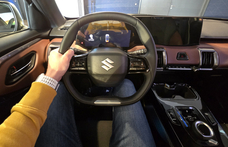 Terv szerint érkezhet az első elektromos Suzuki, leállás sem fenyeget Esztergomban a kínai korlátozások miatt