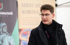 Cser-Palkovics a picsogást és sírást emlegető Vitályosnak üzent: Várom kormányszóvivő asszony bocsánatkérését