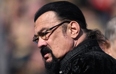 Steven Seagal és Oliver Stone is Putyinnal együtt parádézott a Vörös téren – fotók