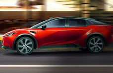 Mélyen Tesla ár alatt kínálja új villanyautóját a Toyota