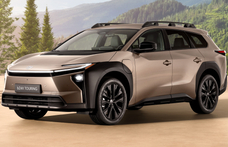 380 lovas új elektromos terepkombi a Toyotától