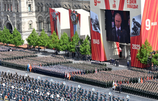 Mianmari és laoszi fegyveresek is masíroztak a Vörös téren, miközben új szintre emelték Putyin és Hszi Csin-ping barátságát
