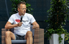 Hadházy Ákos Szijjártó Péter luxizásáról posztolt