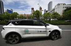 Európában kezdi el tesztelni az önvezető taxijait Kína egyik legnagyobb technológiai cége