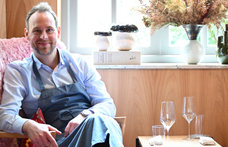 Megvan a világ első séfje, akinek három étterme is három Michelin-csillaggal rendelkezik