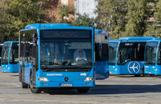 Miért van az, hogy bizonyos buszokon Budán még elsőajtós a felszállás, de Pestre érve már nem?