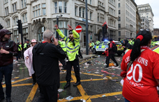 Elgázolt több embert egy autós a Liverpool győzelmi felvonulásán