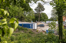 Tiborcz István és Orbán Ráhel új otthonát is rejtheti a volt svábhegyi gyermekkórház területén zajló vitatott építkezés
