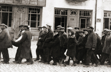 „Palack, benne a tömeggyilkosságról szóló üzenettel” – a magyar történetírás hazugsága és az Eisen fivérek tragédiája