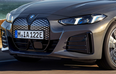 Tovább gurulnak egy töltéssel a legújabb elektromos BMW-k