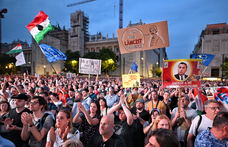 Ez a magyar polgári demokrácia halálos ítélete, és rajta Orbán Viktor aláírása - ilyen volt a  Kossuth téri tüntetés