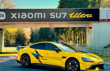 Annyira nyomul a Xiaomi az autóiparban, hogy megvették a Nürburgring egyik kanyarját