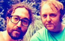 Íme a második generációs Lennon-McCartney dalszerző páros: közös dalt írtak az egykori Beatles-tagok fiai