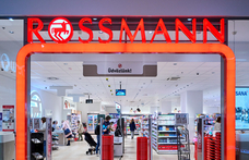 Indul az árrésstop, máris lépett a Rossmann – sok vásárló meg fog lepődni a kasszánál
