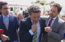 Nyelőcsőgörcstől lett rosszul egy kampánygyűlésen Orbán portugál szövetségese