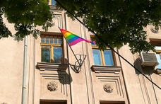 Karácsony Gergely kiteszi a Pride-zászlót a budapesti városházára