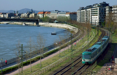 Annyira rozoga a Gubacsi híd, hogy csak 5 kilométer per órás sebességgel mehetnek át rajta a vonatok