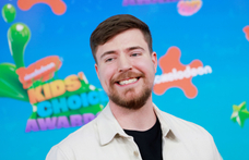 A Youtube-sztár MrBeast bejelentkezett, hogy megvenné társával a fél TikTokot