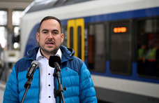 A MÁV vezére bejelentette: az utasoknak tetszik, hogy tisztábbak a vonatok