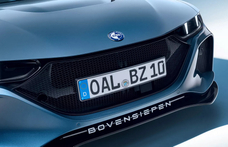 Szemrevaló álruhás BMW sportkupé tűnt fel a színen