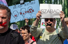 Le Monde: A magyar sajtó a hatalom ellenőrzése alatt áll