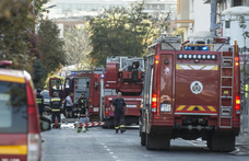 Gödöllőn egy autó, Verőcén egy faház lángolt