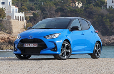 Jön a tisztán elektromos Toyota Yaris