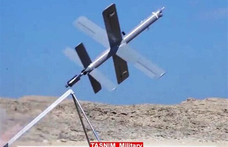 Irán bemutatta az új, kamikaze harci drónját