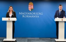 "Nem én vagyok az előterjesztő" - ezzel próbálta lerázni magáról a kérdéseket Gulyás és Vitályos