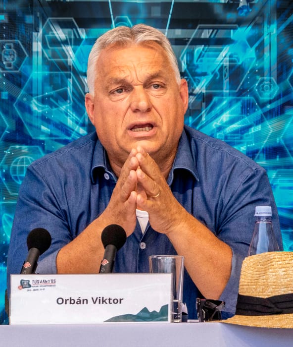 Orbán MI-hatalmi álmokat szövöget, pedig jobban járna, ha merne kicsi lenni