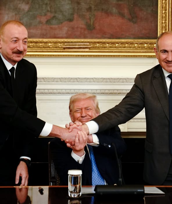 A béke, amelynek Moszkva aligha örül: hogyan zárta le konfliktusát Örményország és Azerbajdzsán?