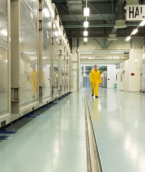 Centrifuga, pogácsa, gáz: mi kell az atombombához, mi volt a célpont Iránban?