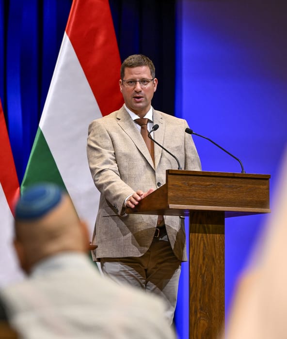 Gulyás szerint békepártiság jele, hogy az USA rakétákat küld Ukrajnának – ez volt a kormányinfó