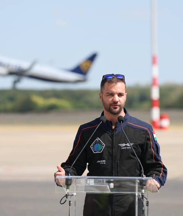 Egy kis Erős Pista, egy hamis tűzriadó és rengeteg izgalom – űrbeli élményeiről mesélt Budapestre visszatérve Kapu Tibor