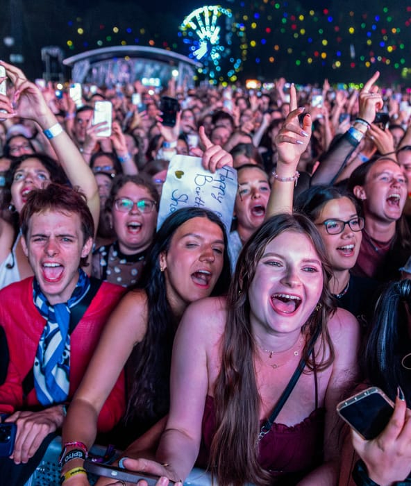 Páváskodó Szitizenek, Shawn Mendes és buborékok minden mennyiségben – fotógaléria a Sziget második napjáról