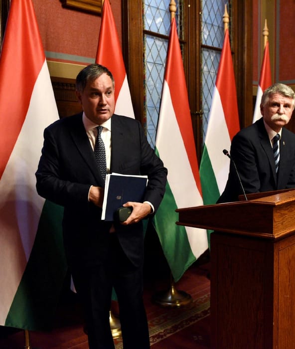 Már csak a dollárkötvény-kibocsátás hiányzott a magyar költségvetésnek: nagyon nehéz helyzetbe kormányozták magukat Orbánék