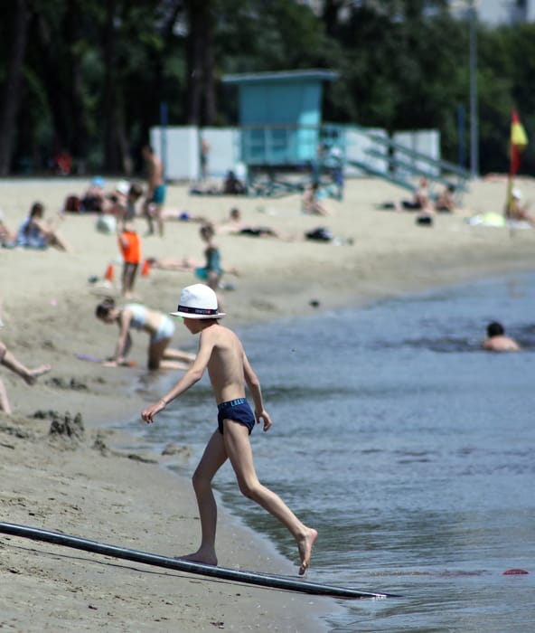 Mit lehet tudni az agyevőamőba-fertőzésről, ami egy tízéves kisfiú halálát okozta Párkányban?