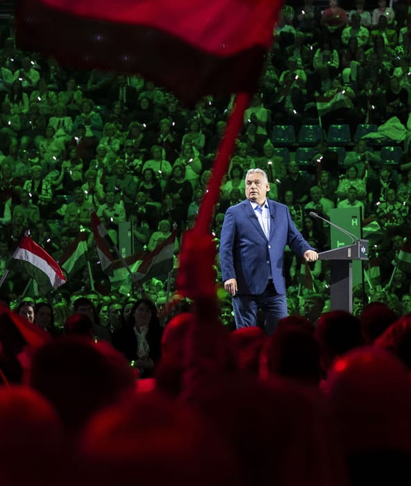 A gőg íve: két oxfordi tudós Orbán példáján mutatja be, hogyan válnak látnoki képességű politikusok autokratákká